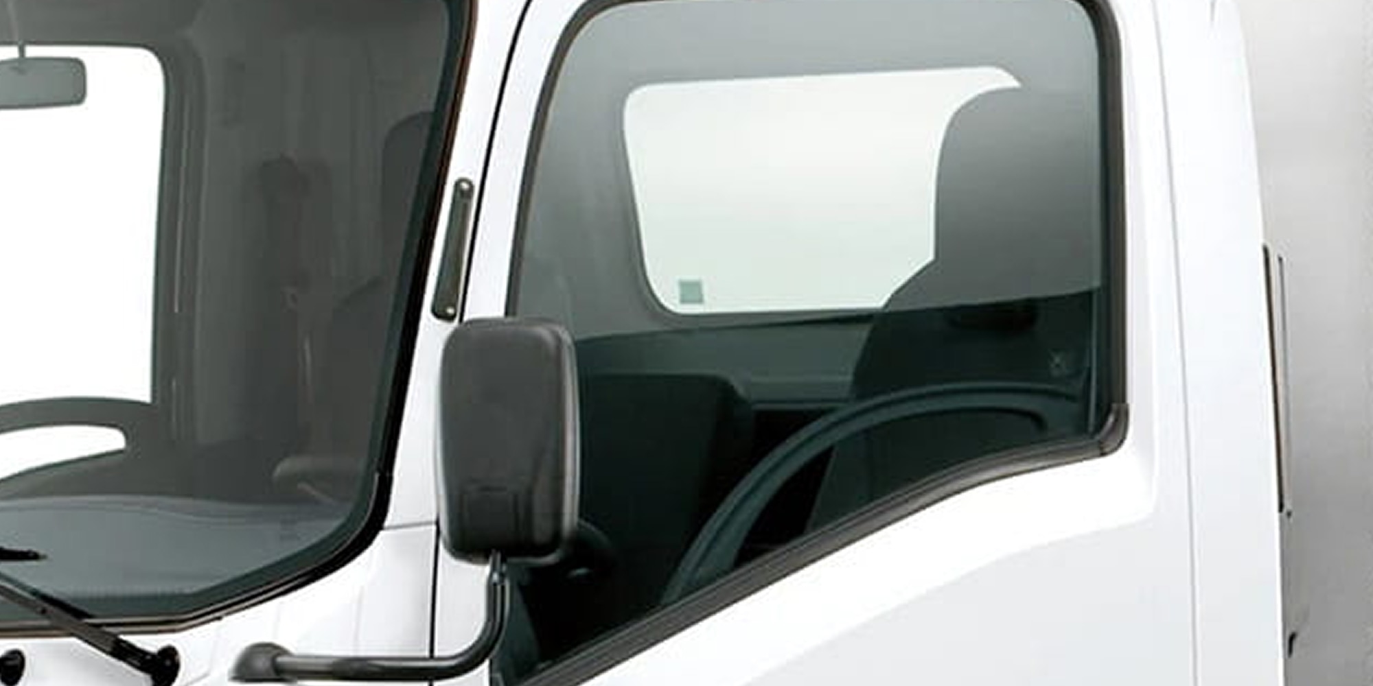 Camión npr 715 cabina exterior